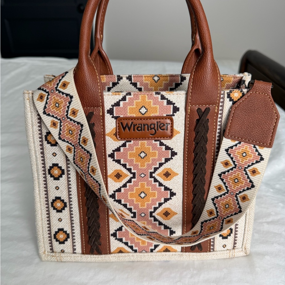 Wrangler Tan and Cream Geometric Tote